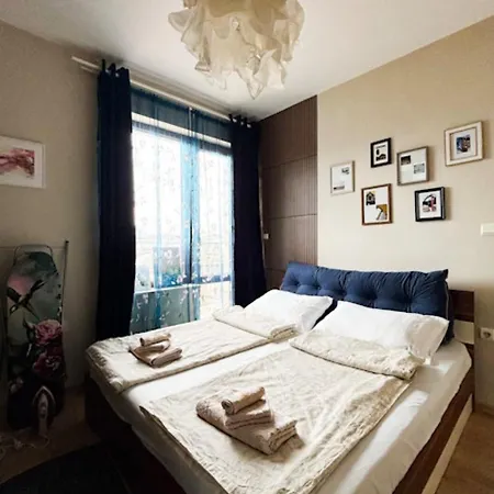 Apartment The Corner Is A Small, Sunny And Cozy Varna